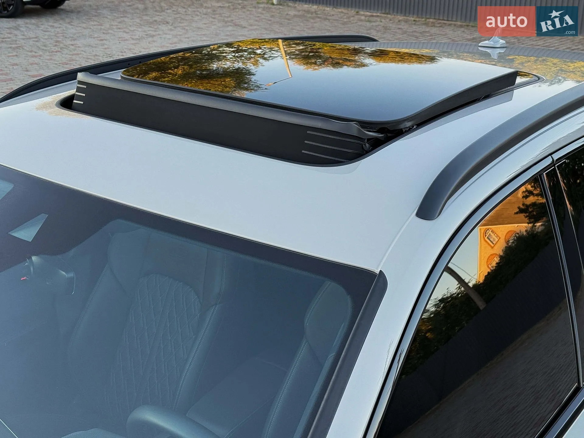 2022 Audi e-tron S - мініатюра 22