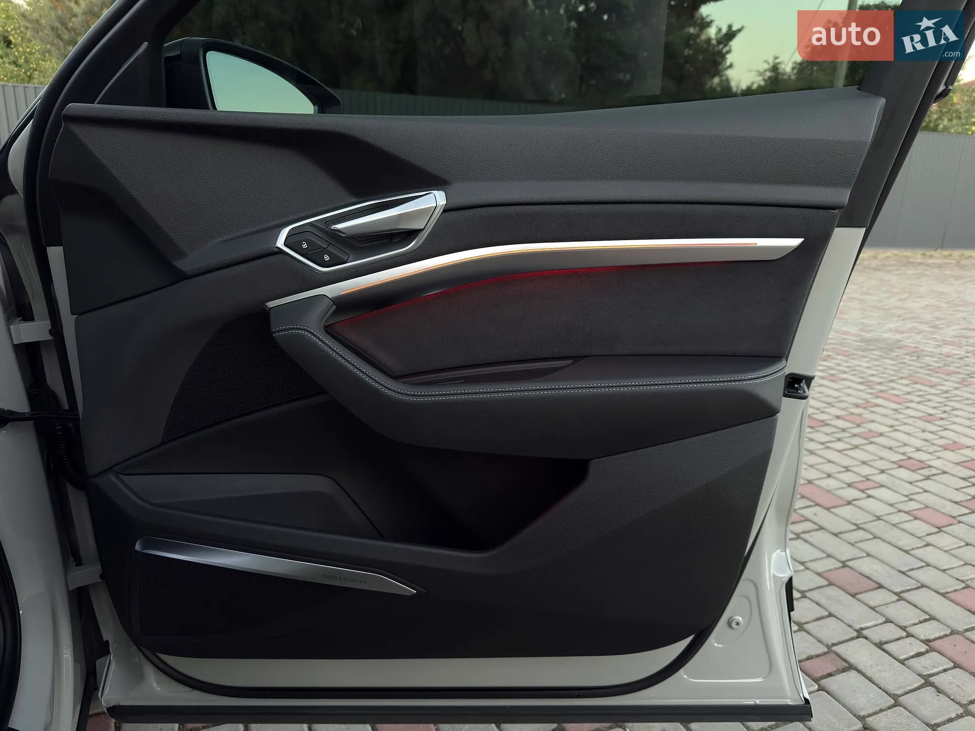 2022 Audi e-tron S - мініатюра 91