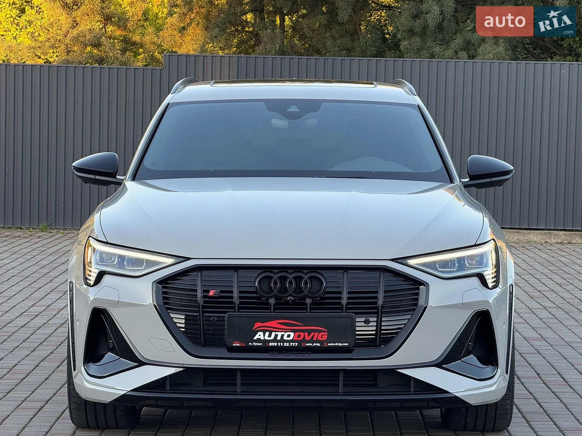 2022 Audi e-tron S - мініатюра 9