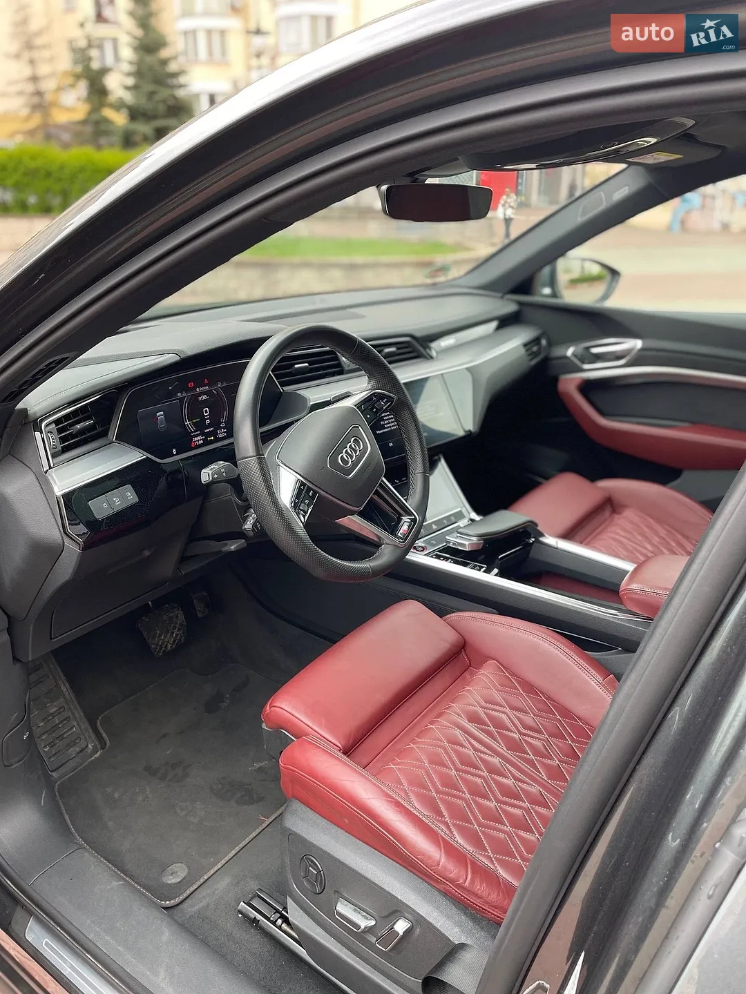 2021 Audi e-tron S - мініатюра 13