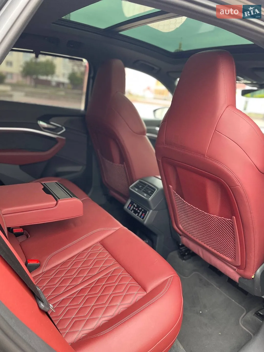 2021 Audi e-tron S - мініатюра 19