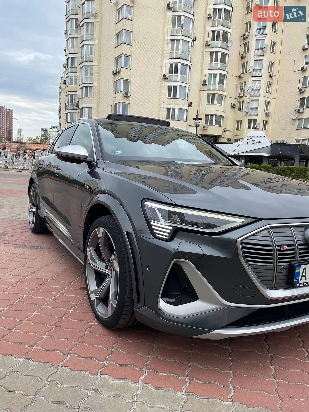 2021 Audi e-tron S - мініатюра 2