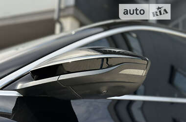 Позашляховик / Кросовер Audi e-tron Sportback 2022 в 
