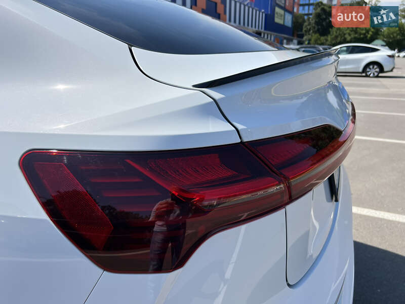 Позашляховик / Кросовер Audi e-tron Sportback 2021 в Ужгороді