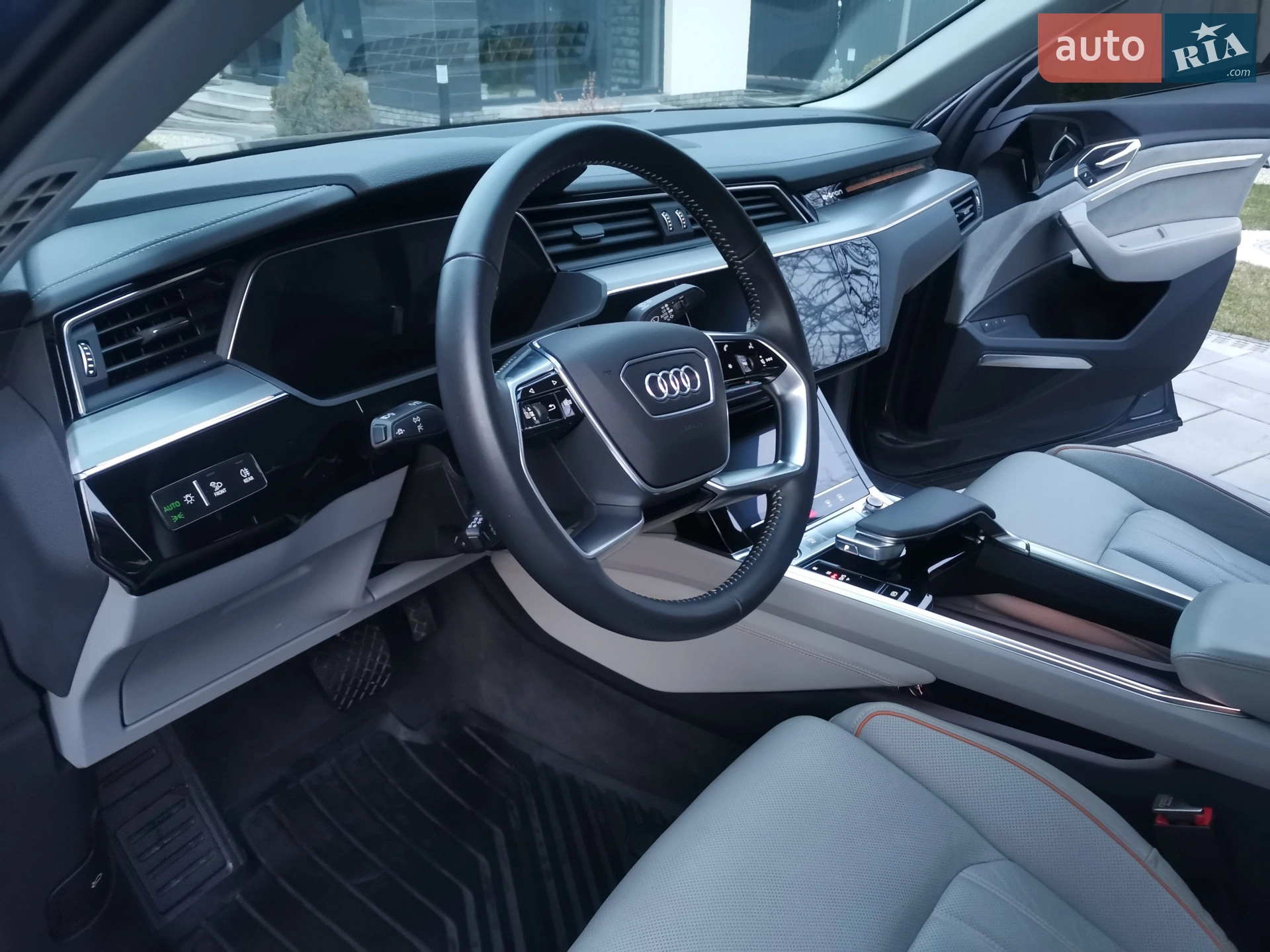 2020 Audi e-tron Sportback - мініатюра 30