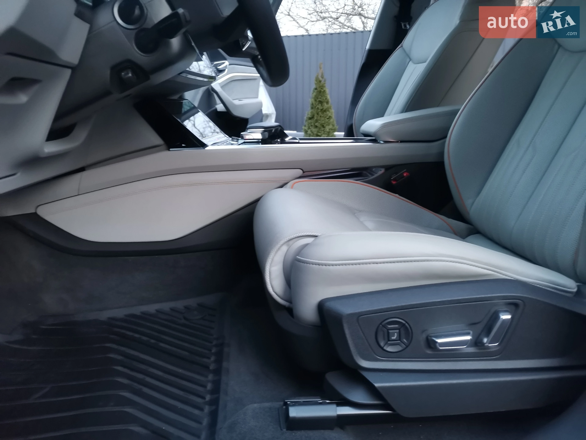 2020 Audi e-tron Sportback - мініатюра 36
