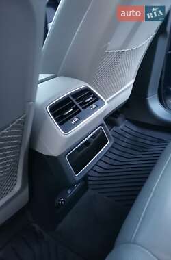 Внедорожник / Кроссовер Audi e-tron Sportback 2020 в 