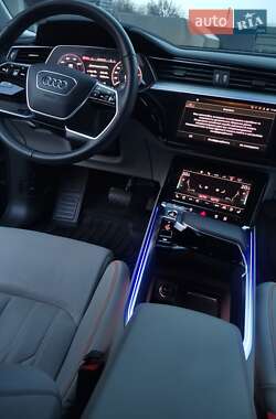 Внедорожник / Кроссовер Audi e-tron Sportback 2020 в 