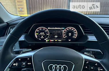 Позашляховик / Кросовер Audi e-tron Sportback 2020 в Житомирі