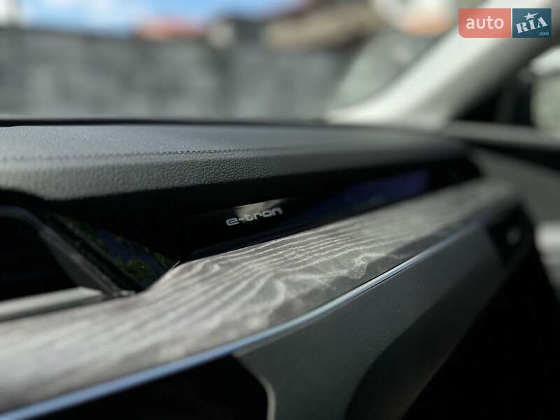 Позашляховик / Кросовер Audi e-tron Sportback 2020 в Львові
