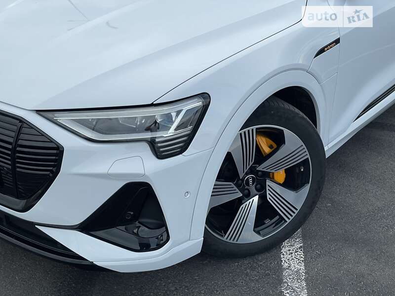 Позашляховик / Кросовер Audi e-tron Sportback 2020 в Львові