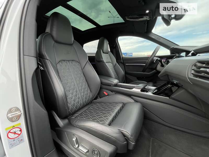 Позашляховик / Кросовер Audi e-tron Sportback 2020 в Львові