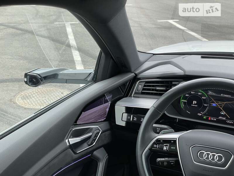 Позашляховик / Кросовер Audi e-tron Sportback 2020 в Львові