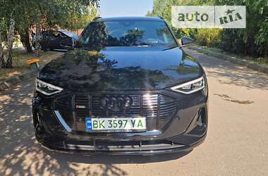 Позашляховик / Кросовер Audi e-tron Sportback 2020 в Рівному