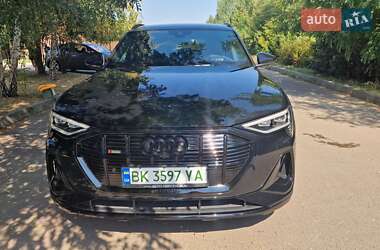 Внедорожник / Кроссовер Audi e-tron Sportback 2020 в 