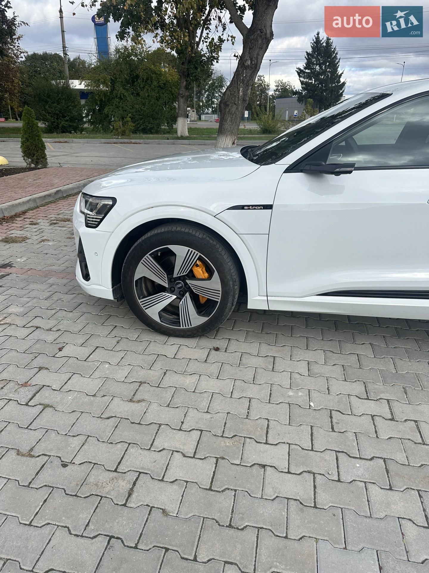 2020 Audi e-tron Sportback - мініатюра 2