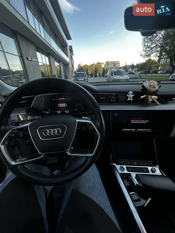 Позашляховик / Кросовер Audi e-tron Sportback 2021 в Ужгороді