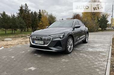 Позашляховик / Кросовер Audi e-tron Sportback 2020 в Києві