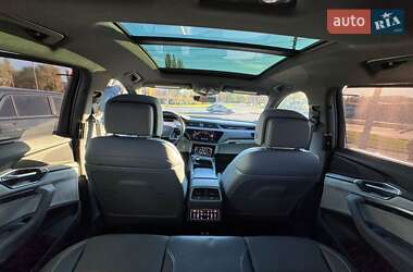 Внедорожник / Кроссовер Audi e-tron Sportback 2020 в 