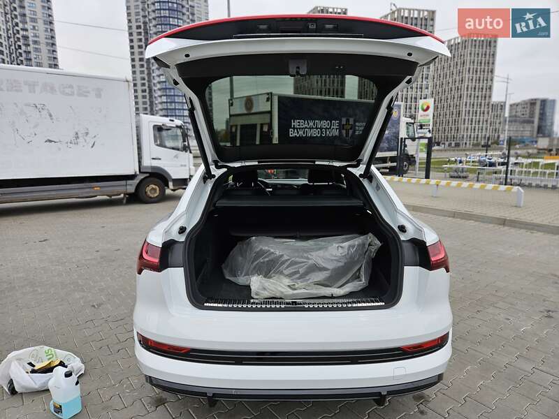 Внедорожник / Кроссовер Audi e-tron Sportback 2022 в Киеве