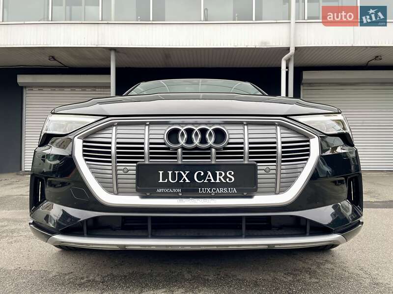 Позашляховик / Кросовер Audi e-tron Sportback 2021 в Києві