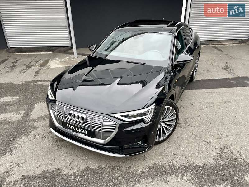 Позашляховик / Кросовер Audi e-tron Sportback 2021 в Києві