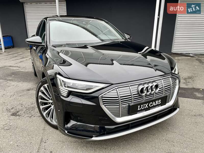 Позашляховик / Кросовер Audi e-tron Sportback 2021 в Києві