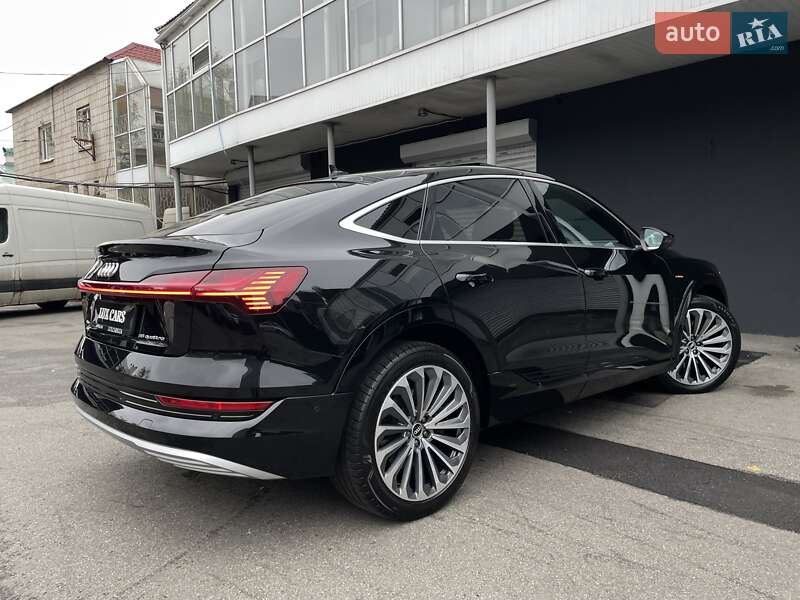 Позашляховик / Кросовер Audi e-tron Sportback 2021 в Києві