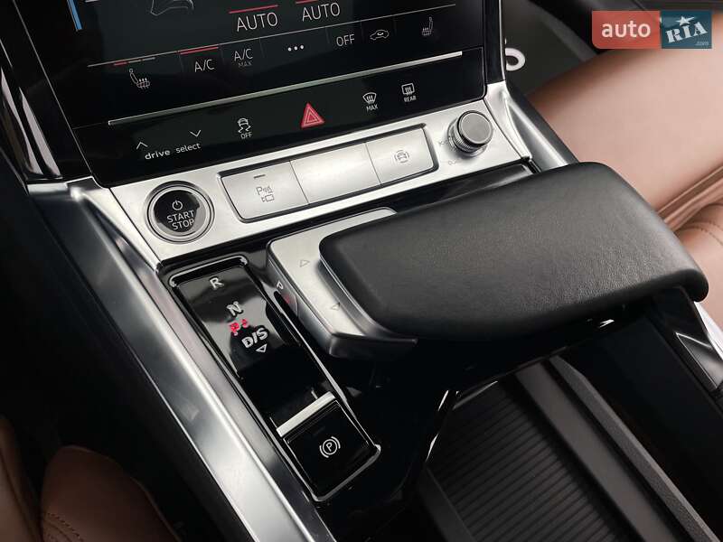 Позашляховик / Кросовер Audi e-tron Sportback 2021 в Києві