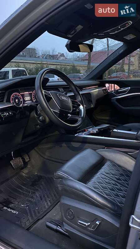 Позашляховик / Кросовер Audi e-tron Sportback 2020 в Ужгороді