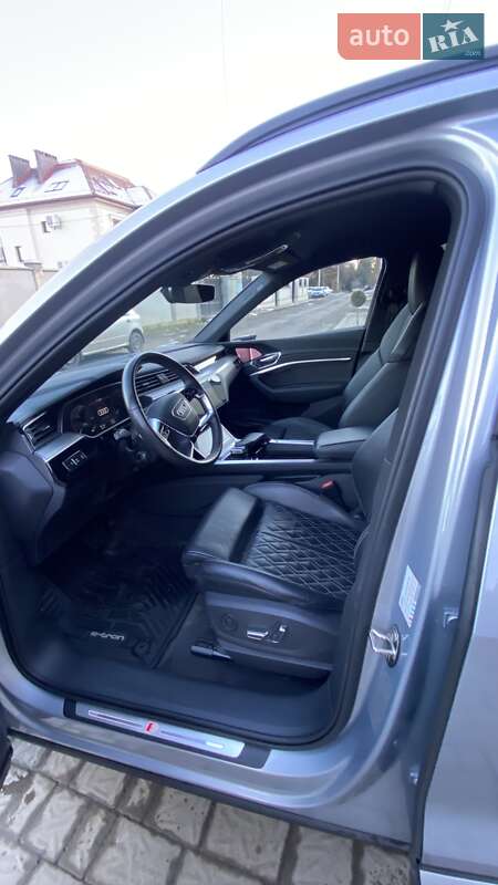 Позашляховик / Кросовер Audi e-tron Sportback 2020 в Ужгороді