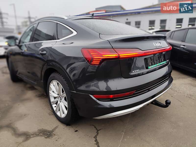 Позашляховик / Кросовер Audi e-tron Sportback 2020 в Києві