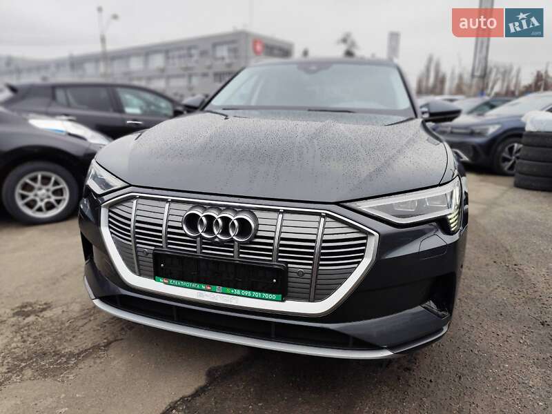 Позашляховик / Кросовер Audi e-tron Sportback 2020 в Києві
