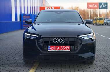 Позашляховик / Кросовер Audi e-tron Sportback 2021 в Дубні