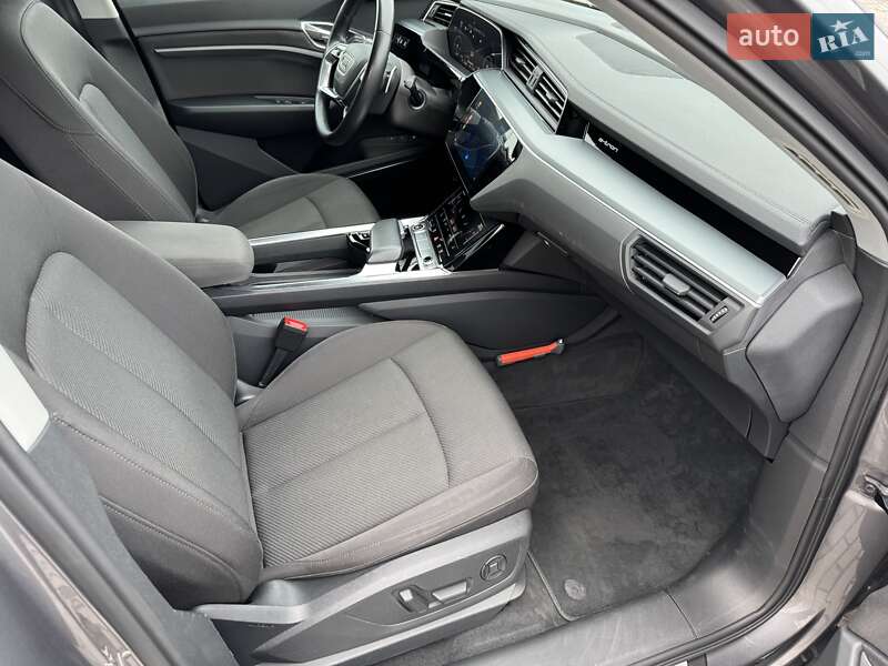 Позашляховик / Кросовер Audi e-tron Sportback 2020 в Львові
