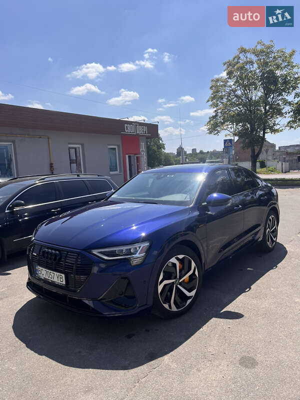 Внедорожник / Кроссовер Audi e-tron Sportback 2022 в 