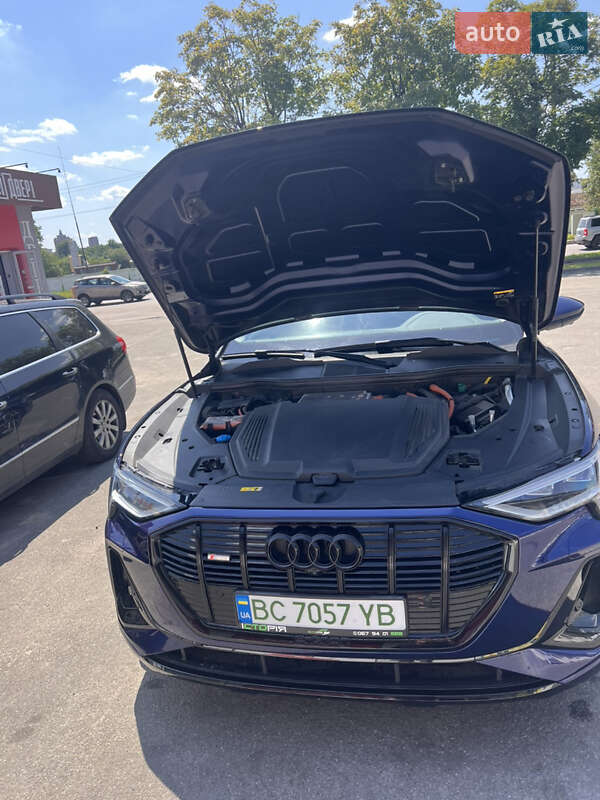 Позашляховик / Кросовер Audi e-tron Sportback 2022 в Львові