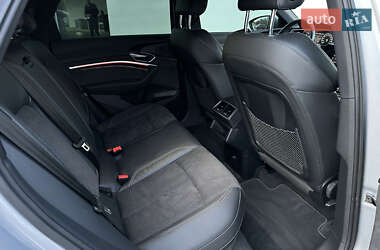 Позашляховик / Кросовер Audi e-tron Sportback 2021 в 