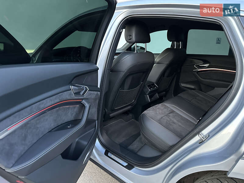 Внедорожник / Кроссовер Audi e-tron Sportback 2021 в Ровно