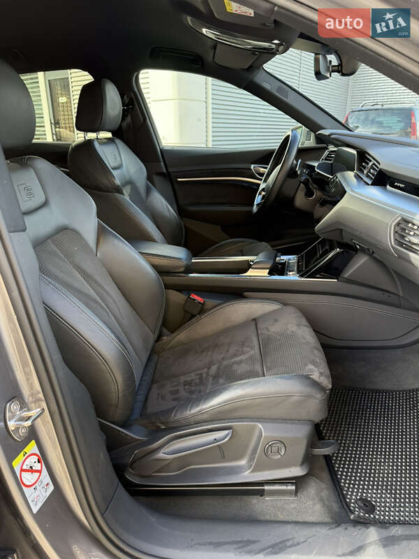 Позашляховик / Кросовер Audi e-tron Sportback 2020 в Чернівцях фото 40 Позашляховик / Кросовер Audi e-tron Sportback 2020 в Чернівцях