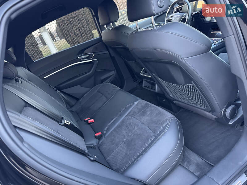 Внедорожник / Кроссовер Audi e-tron Sportback 2022 в Дубно