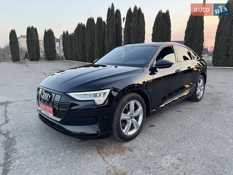 Внедорожник / Кроссовер Audi e-tron Sportback 2022 в Дубно
