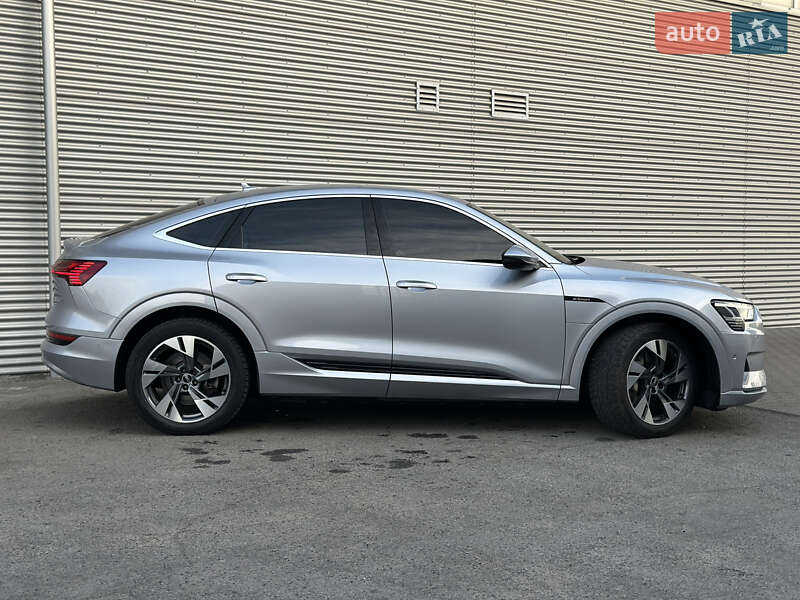 Внедорожник / Кроссовер Audi e-tron Sportback 2021 в Ровно
