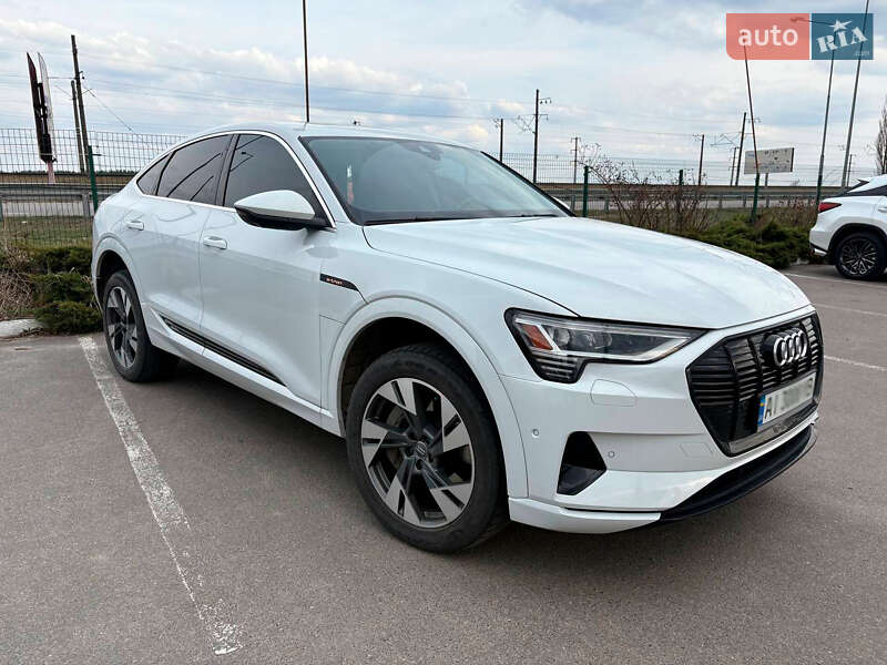 Внедорожник / Кроссовер Audi e-tron Sportback 2020 в 