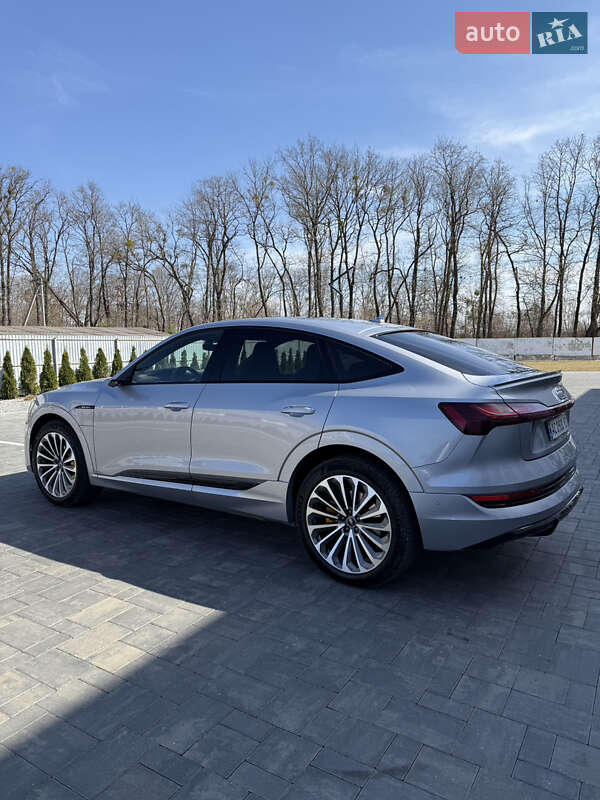 Позашляховик / Кросовер Audi e-tron Sportback 2021 в Луцьку
