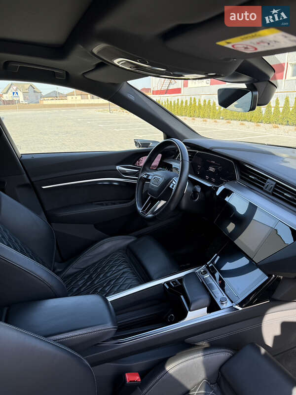 Позашляховик / Кросовер Audi e-tron Sportback 2021 в Луцьку