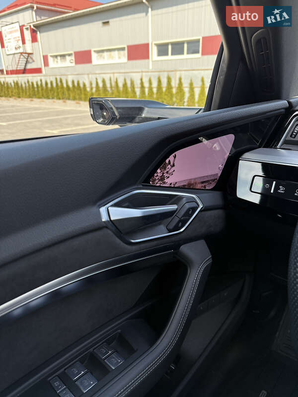 Позашляховик / Кросовер Audi e-tron Sportback 2021 в Луцьку