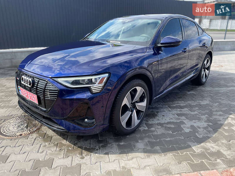 Позашляховик / Кросовер Audi e-tron Sportback 2021 в 