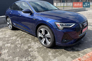 Позашляховик / Кросовер Audi e-tron Sportback 2021 в 