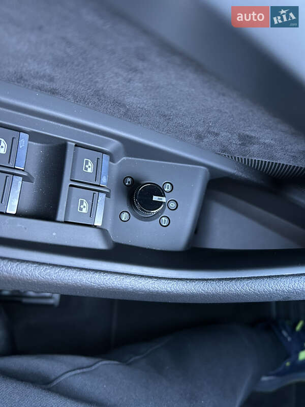 Позашляховик / Кросовер Audi e-tron Sportback 2021 в Києві